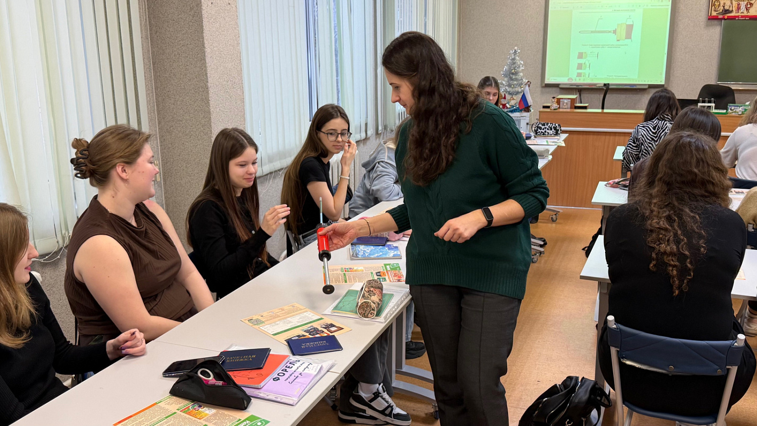 Мастер-классы для будущих педагогов прошли в Гатчинском педагогическом колледже