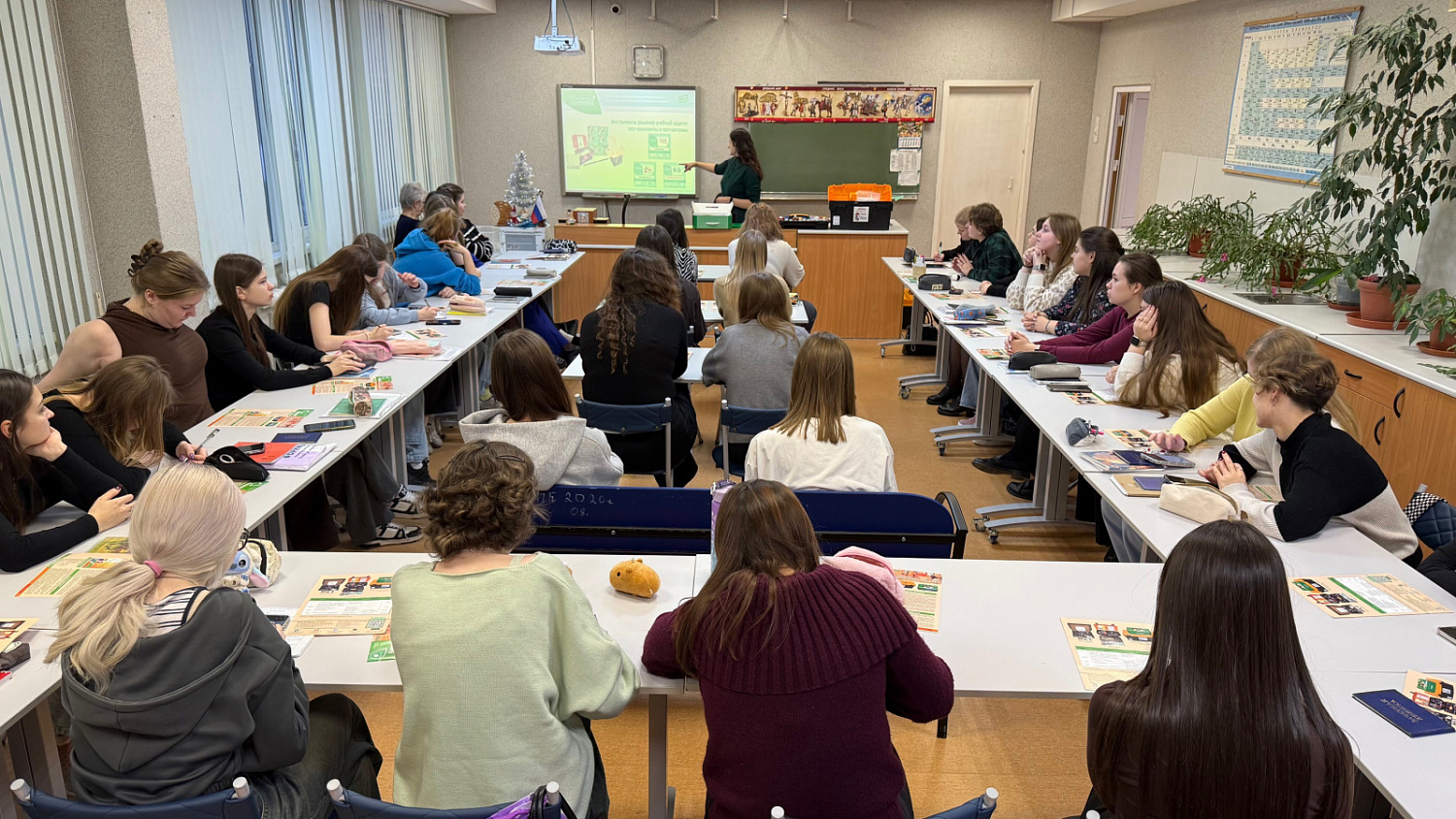 Мастер-классы для будущих педагогов прошли в Гатчинском педагогическом колледже